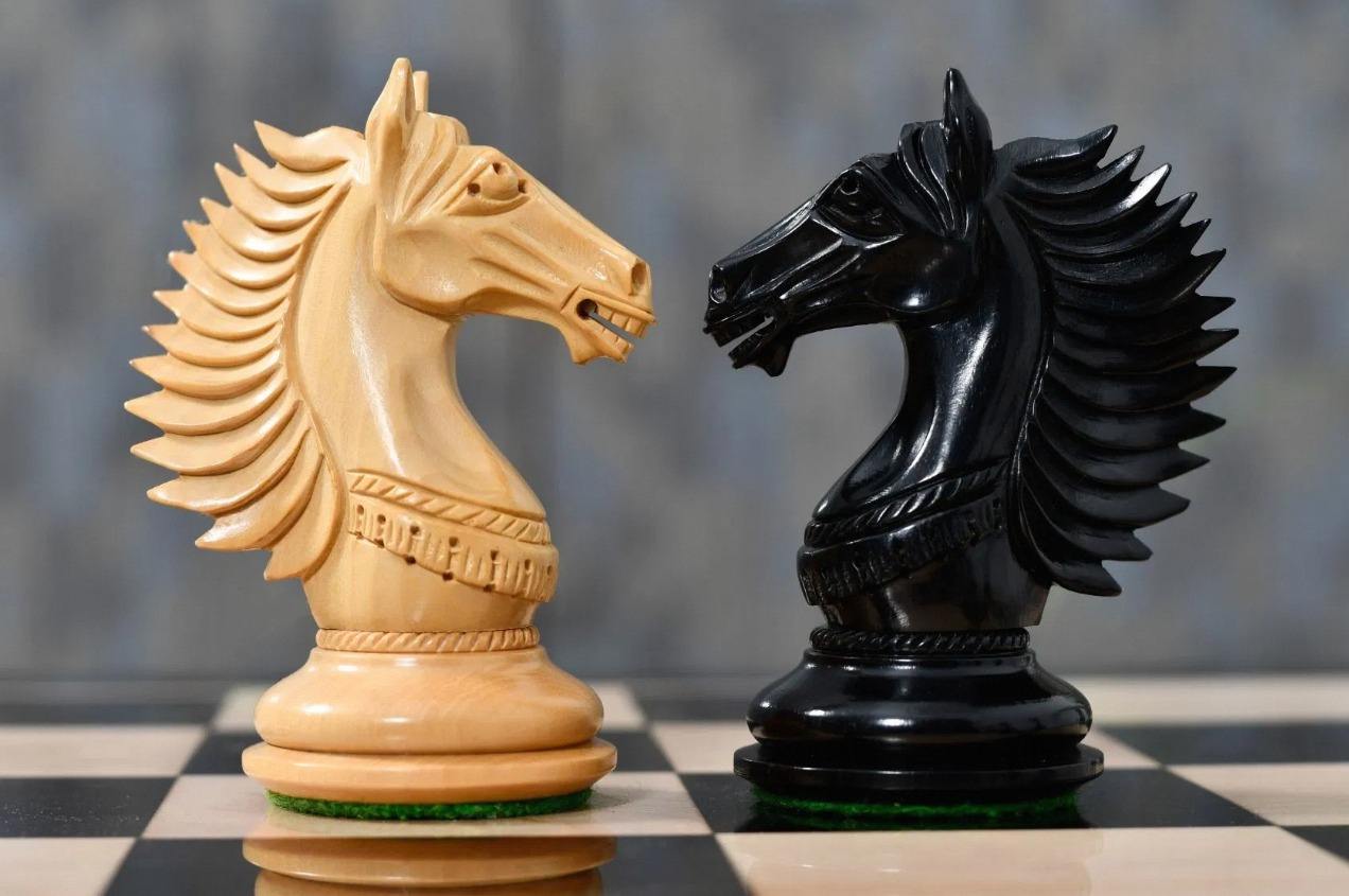 ROOKS MUSTANG GRANDMASTER  CHESS EDITION