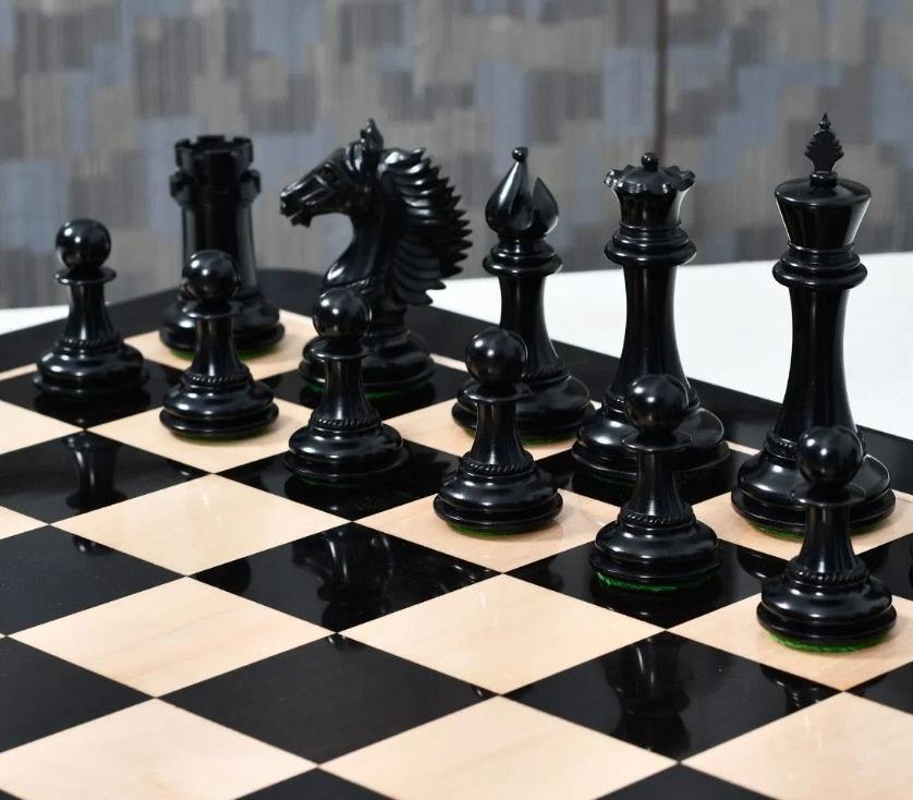 ROOKS MUSTANG GRANDMASTER  CHESS EDITION
